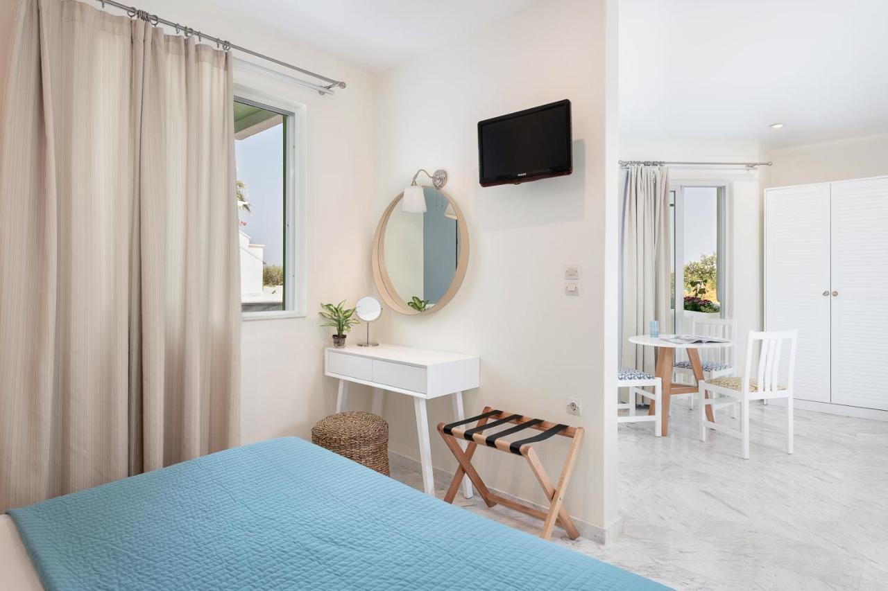 Villa Life Agia Marina Esterno foto