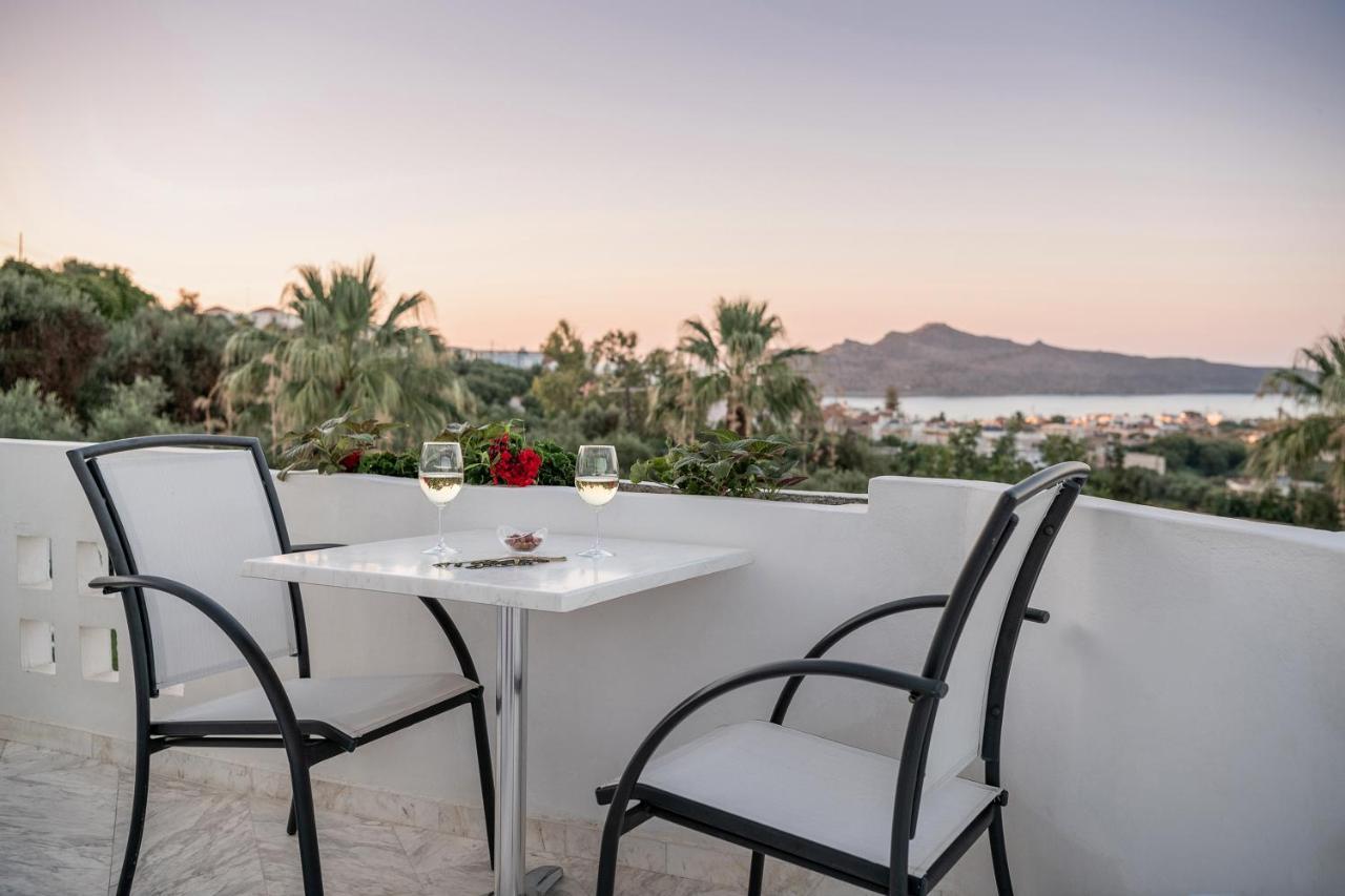 Villa Life Agia Marina Esterno foto