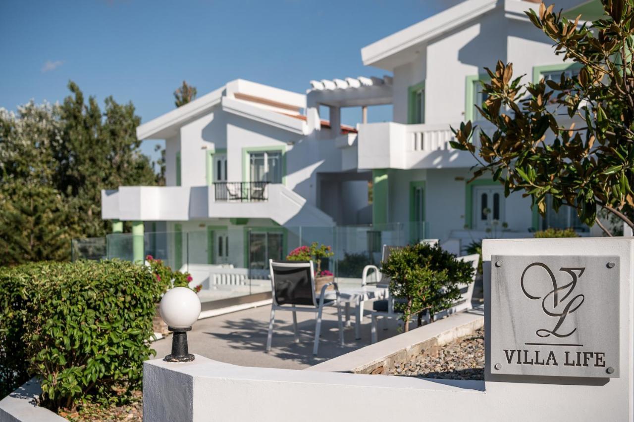 Villa Life Agia Marina Esterno foto