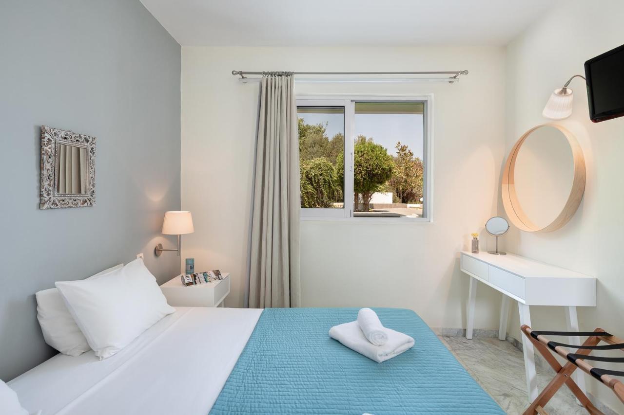 Villa Life Agia Marina Esterno foto