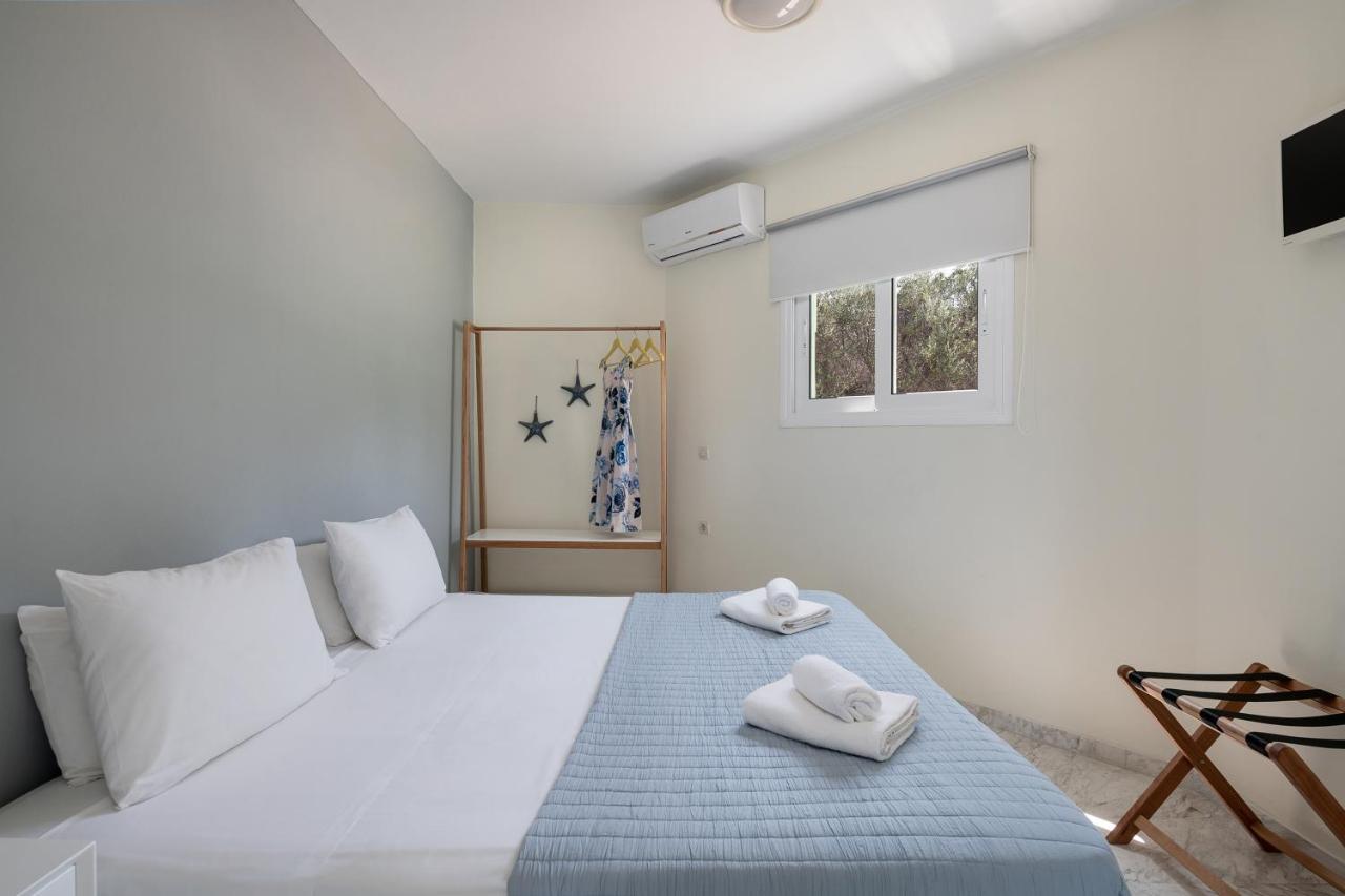 Villa Life Agia Marina Esterno foto