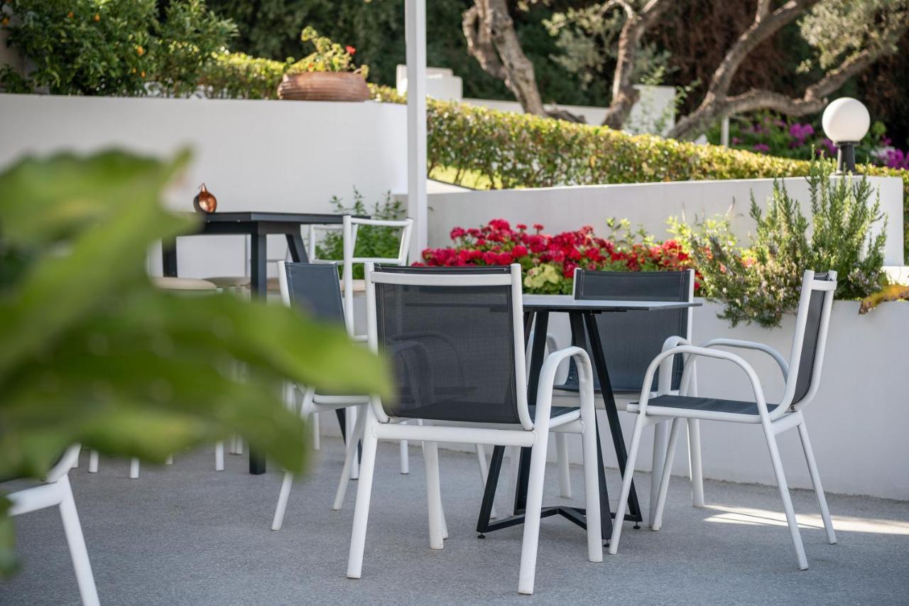 Villa Life Agia Marina Esterno foto