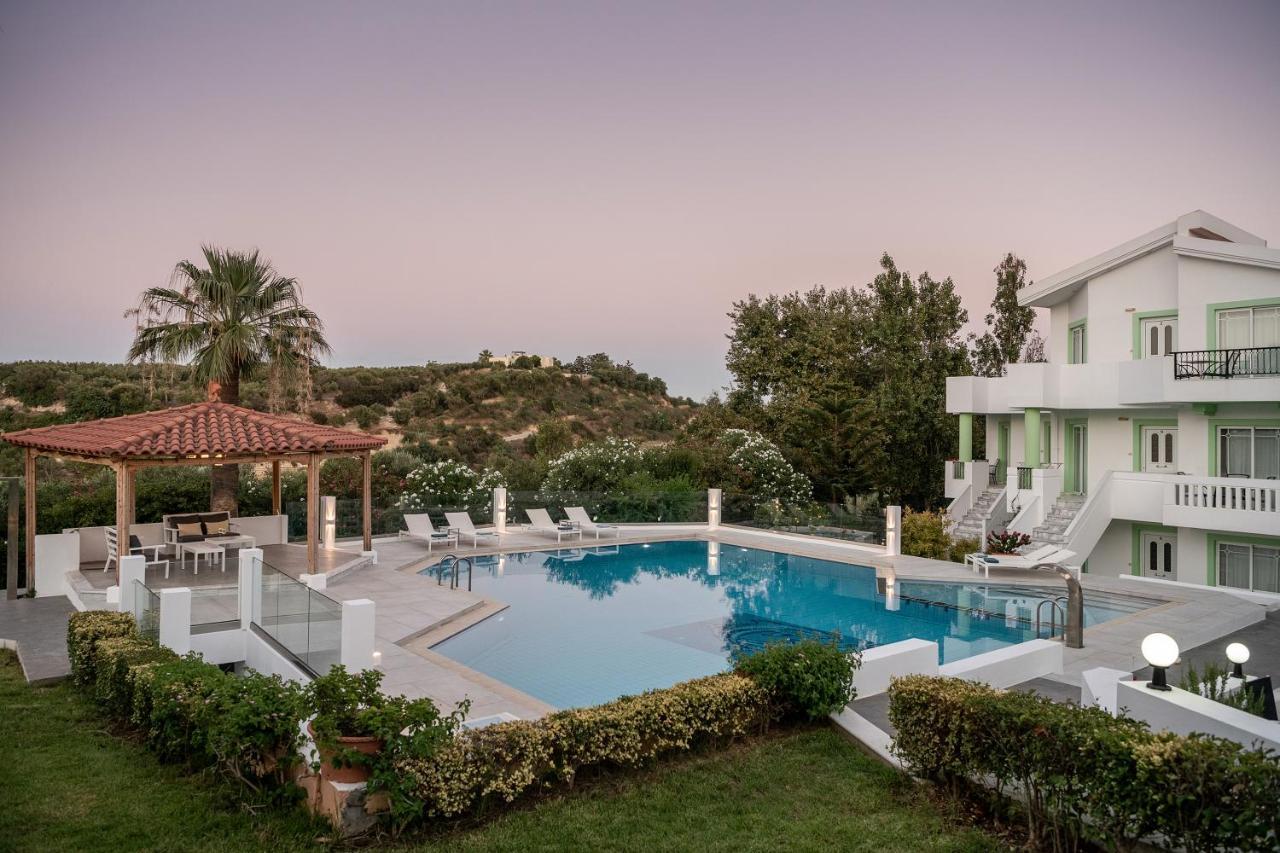 Villa Life Agia Marina Esterno foto