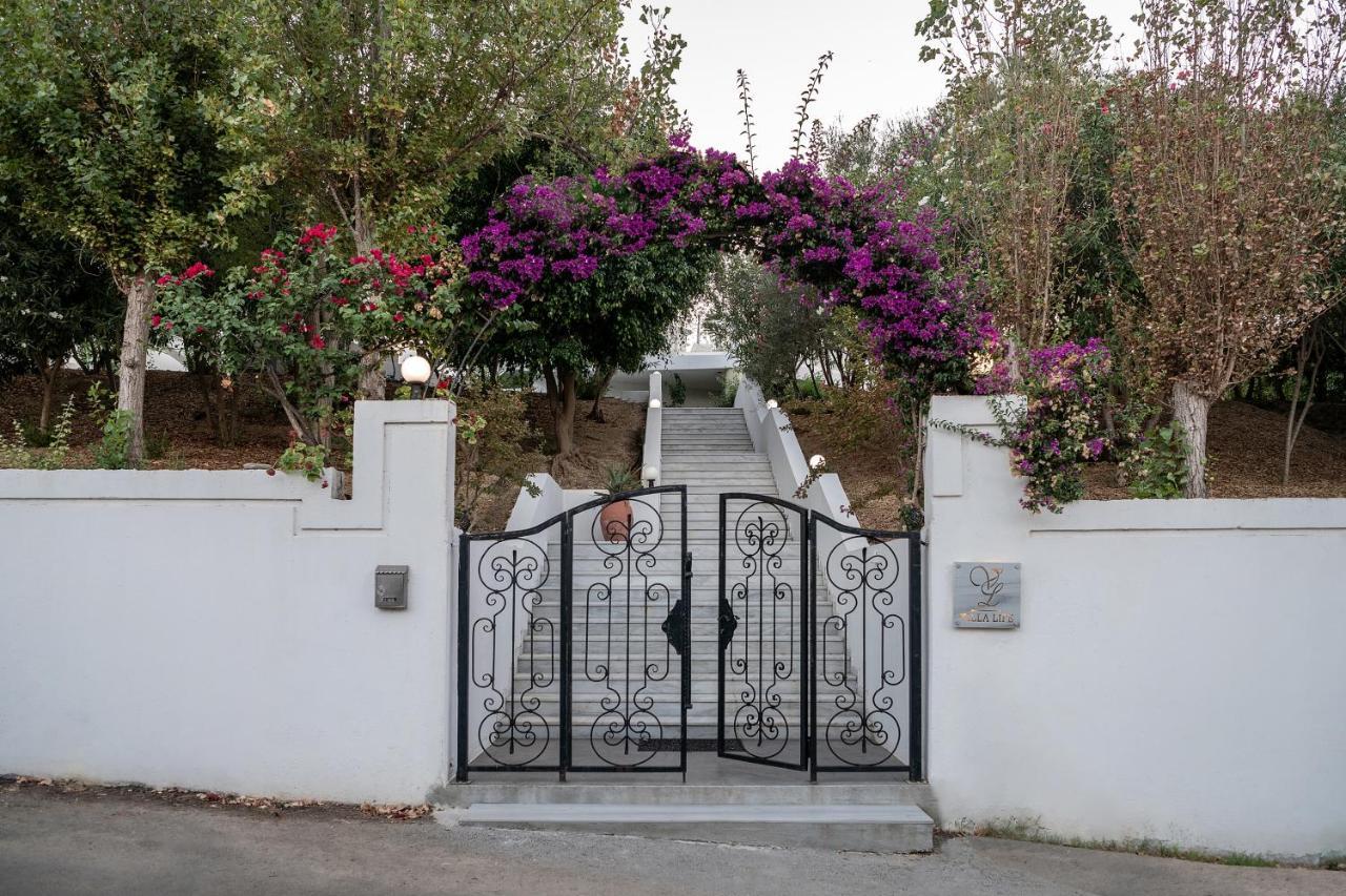 Villa Life Agia Marina Esterno foto