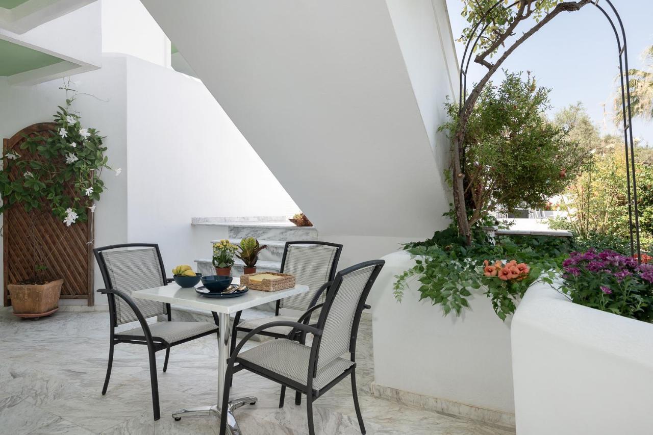 Villa Life Agia Marina Esterno foto