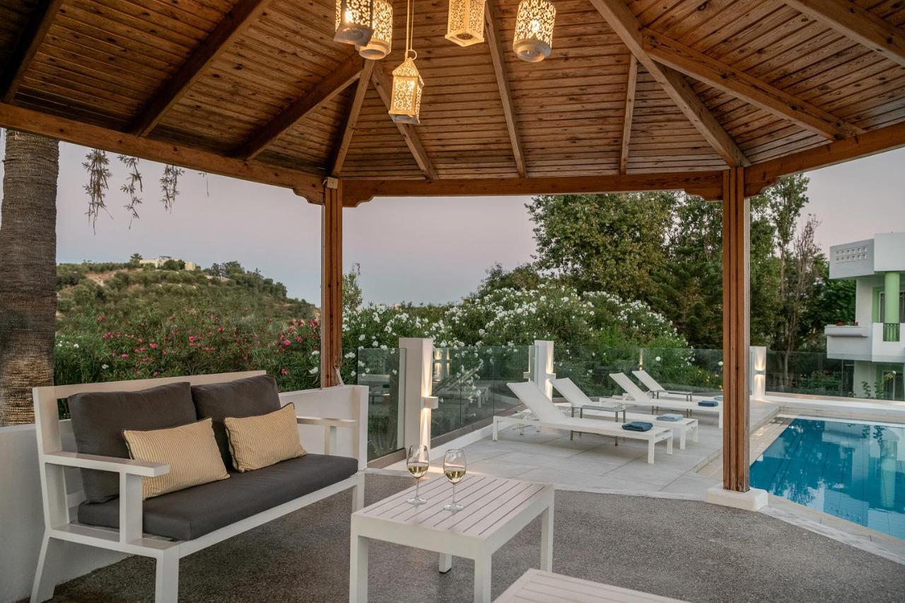 Villa Life Agia Marina Esterno foto