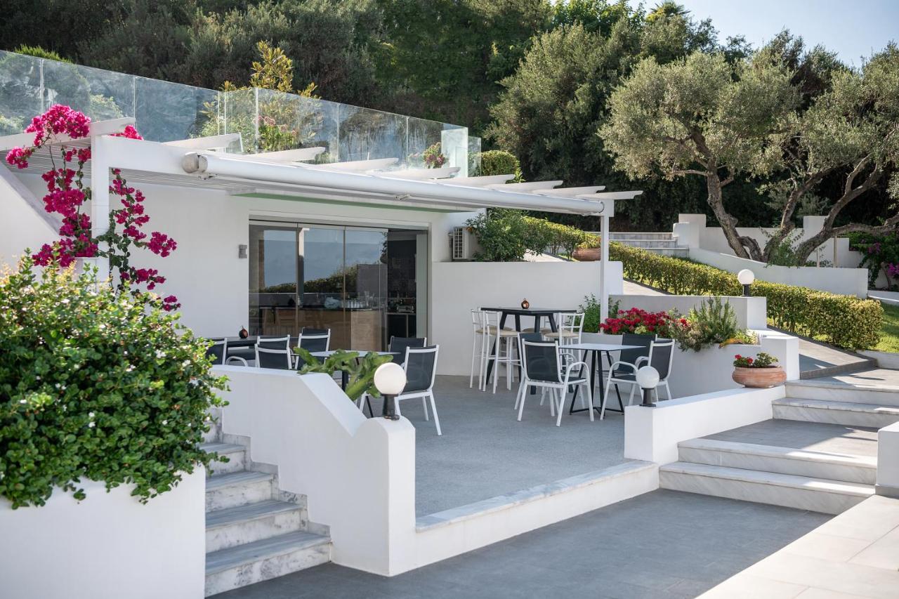 Villa Life Agia Marina Esterno foto