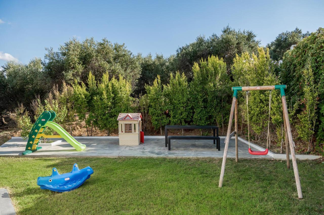 Villa Life Agia Marina Esterno foto